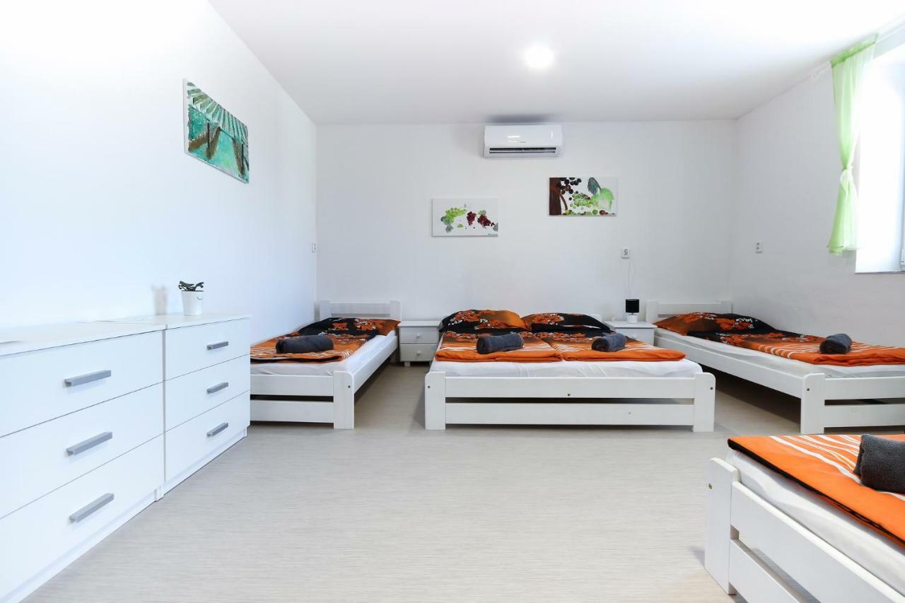 Penzion víno sklep U Palečků Zajeci Exterior foto